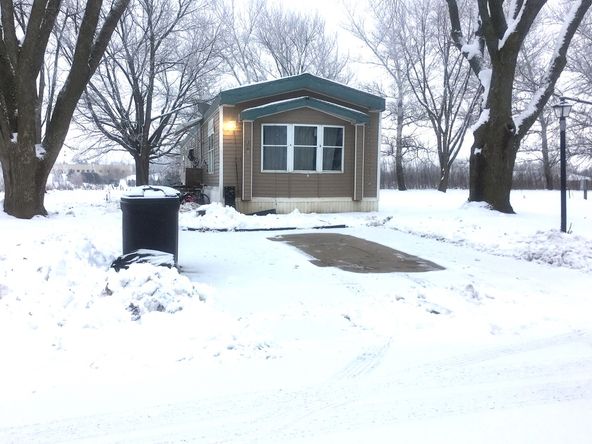 Villa Village: 2404 N 8th St, Red Oak, IA 51566